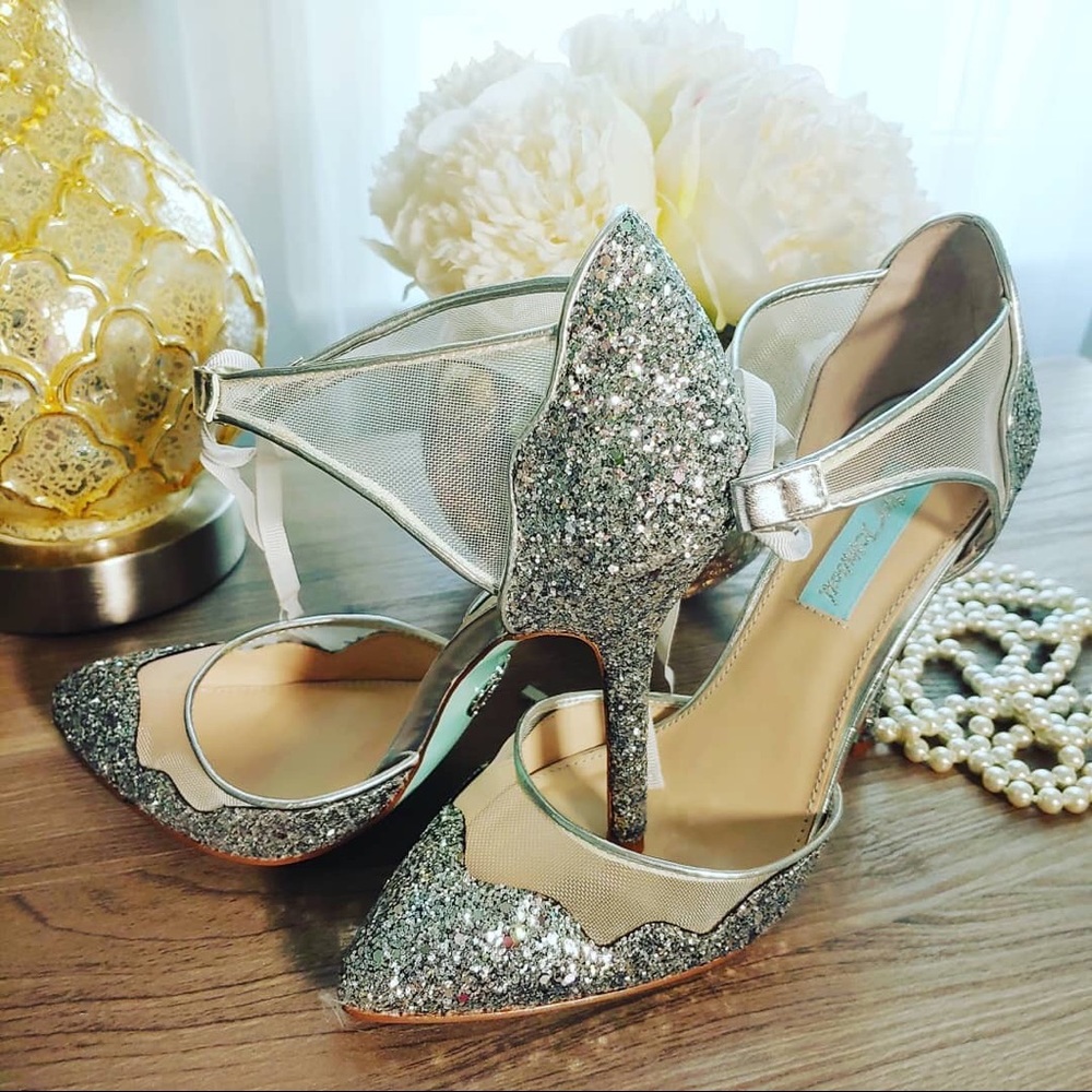 Blue by Betsy Johnson Stela Pump